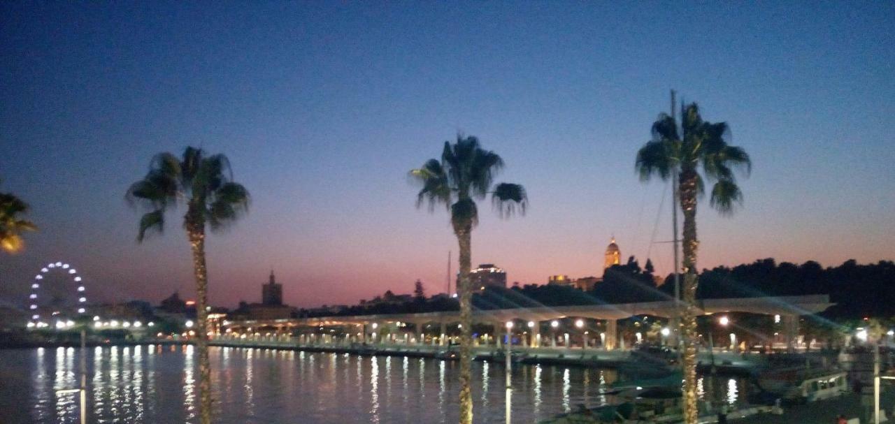 Malagueta Playa Azul Mediterraneo Málaga Kültér fotó